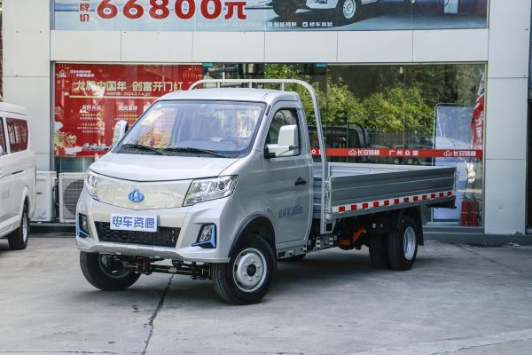 大空间高承载长续航 长安跨越王X3PLUS EV